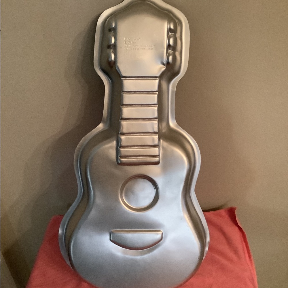 Guitar Cake Pan